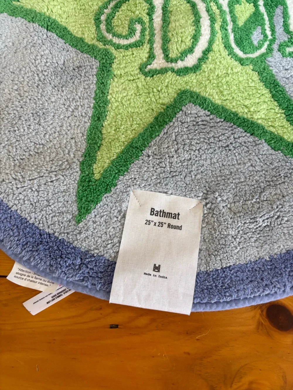 NWT Urban Outfitters Duh Star Round Plush Tufted Bath Mat